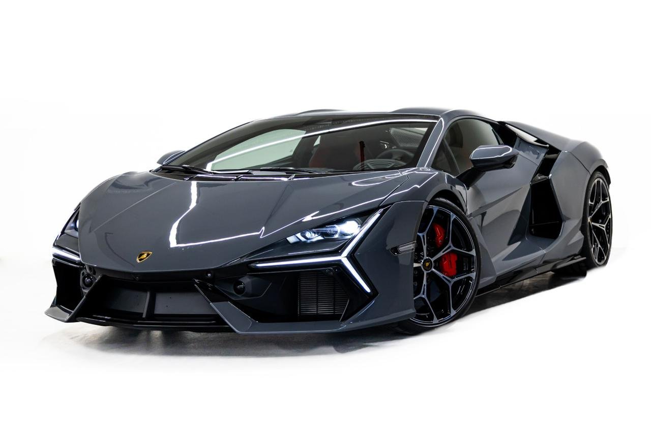 Lamborghini Revuelto